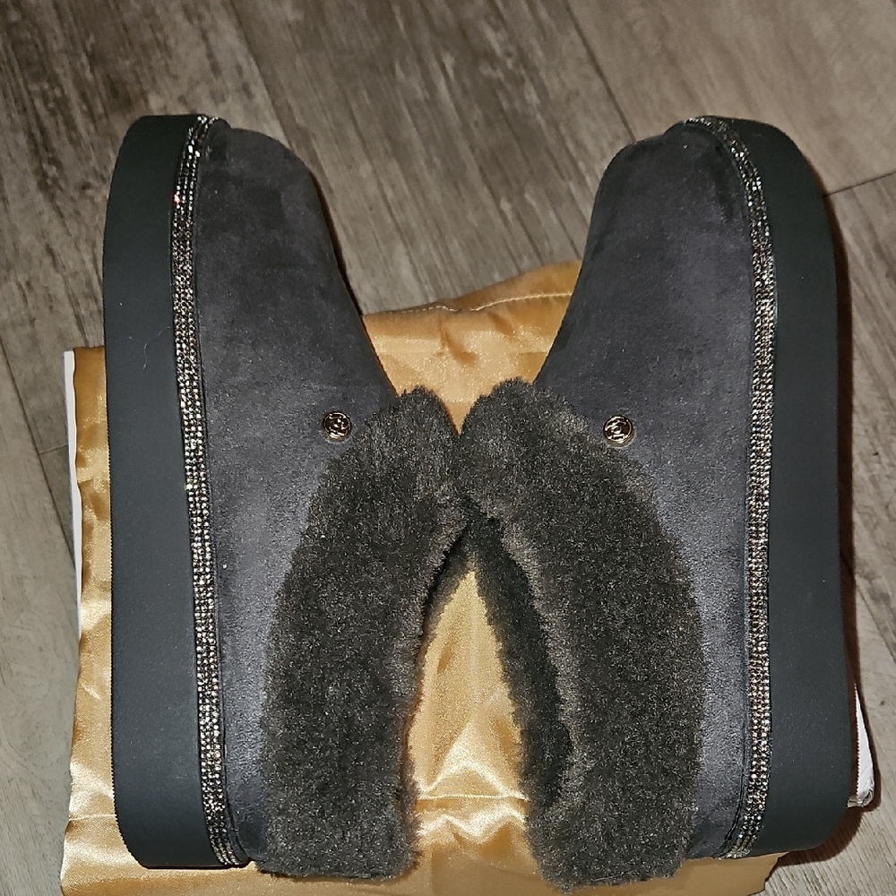 Joy Mangano Gray Women's Slippers - Picture 4 of 6